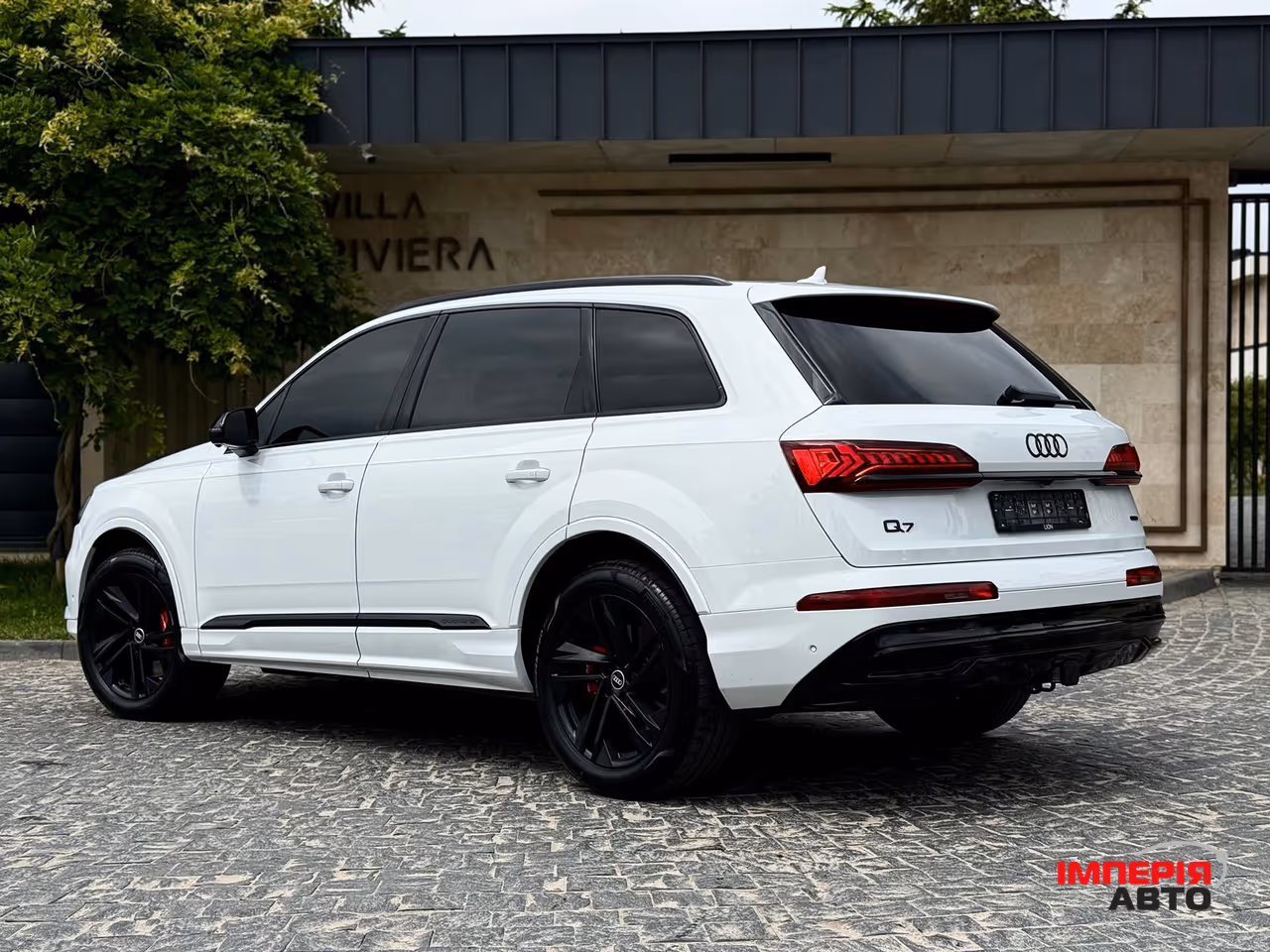 Audi Q7 - фото 17