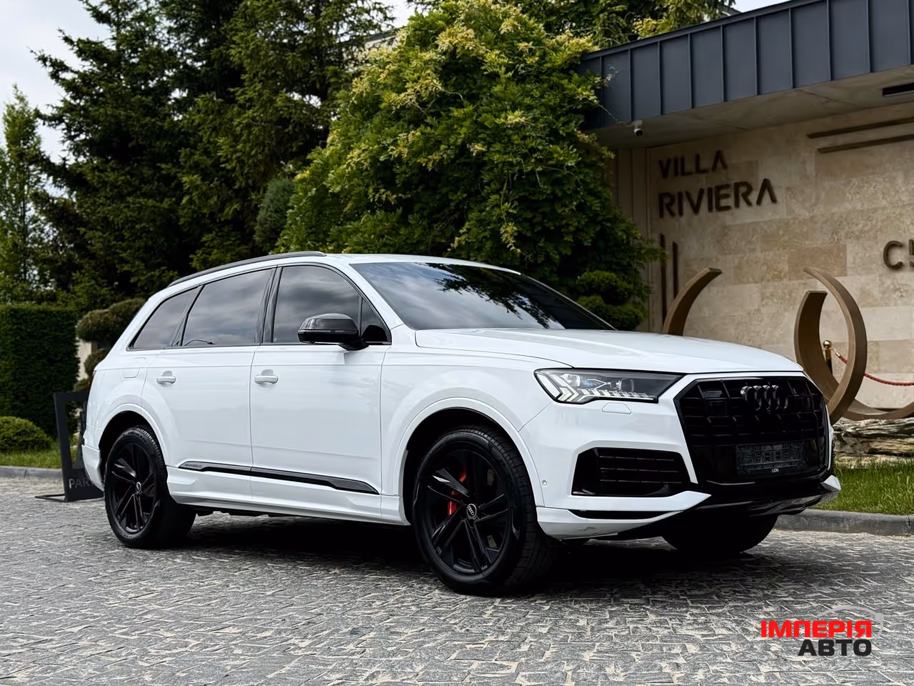 Audi Q7 - фото 24