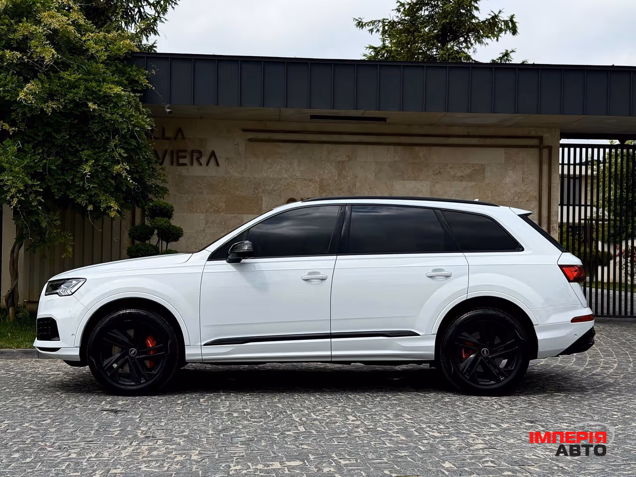 Audi Q7 - фото 11