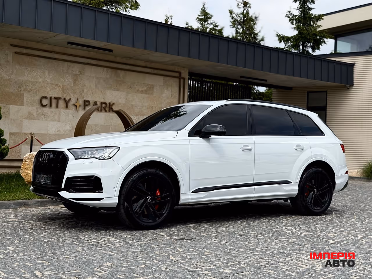 Audi Q7 - фото 10