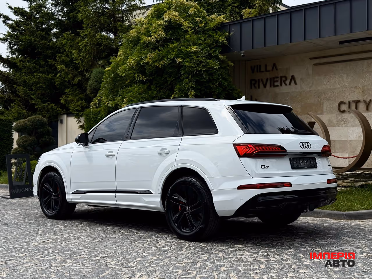 Audi Q7 - фото 12