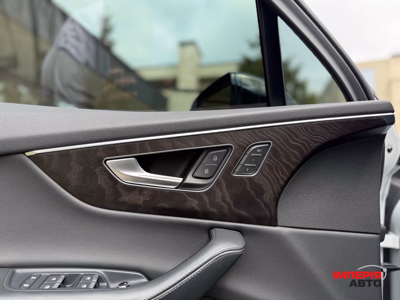 Audi Q7 - фото 27
