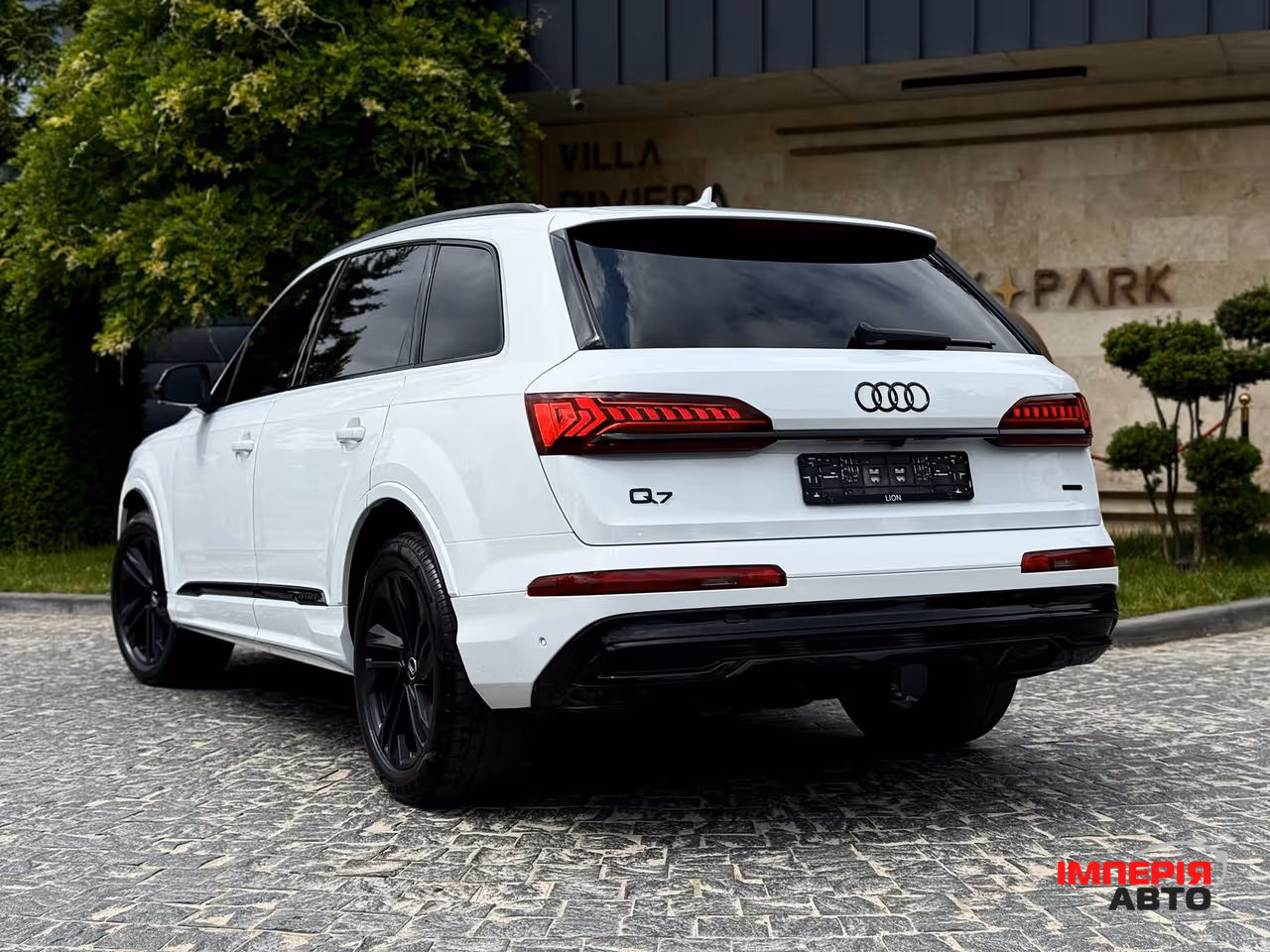 Audi Q7 - фото 16