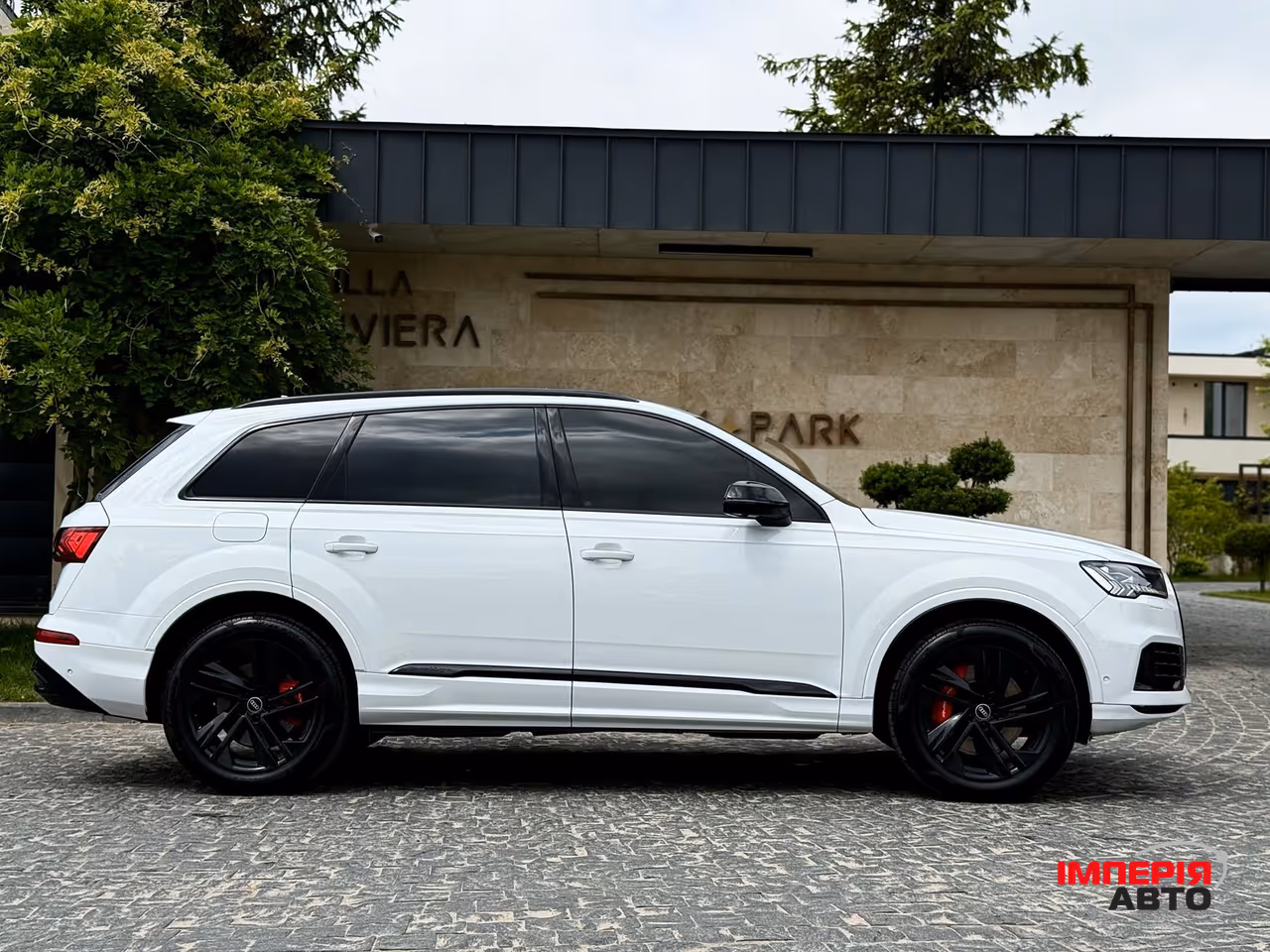 Audi Q7 - фото 23