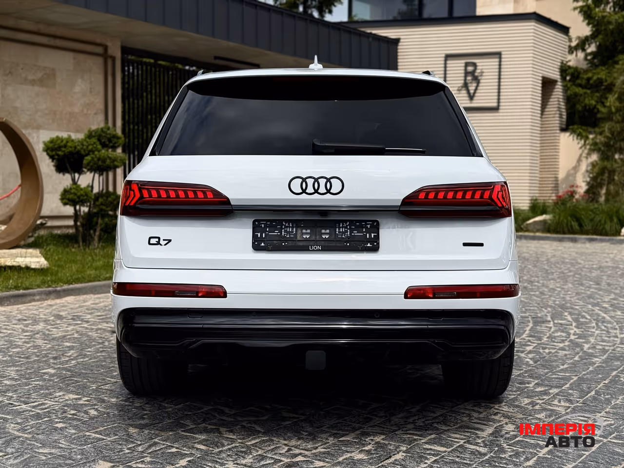 Audi Q7 - фото 18