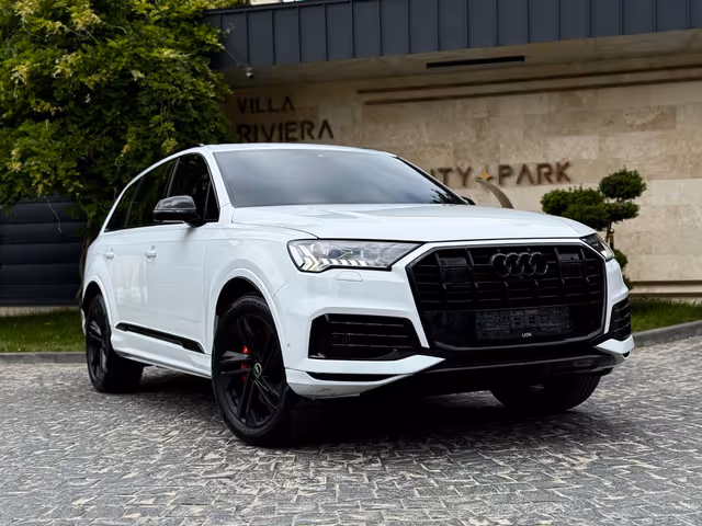 Audi Q7 - фото 1