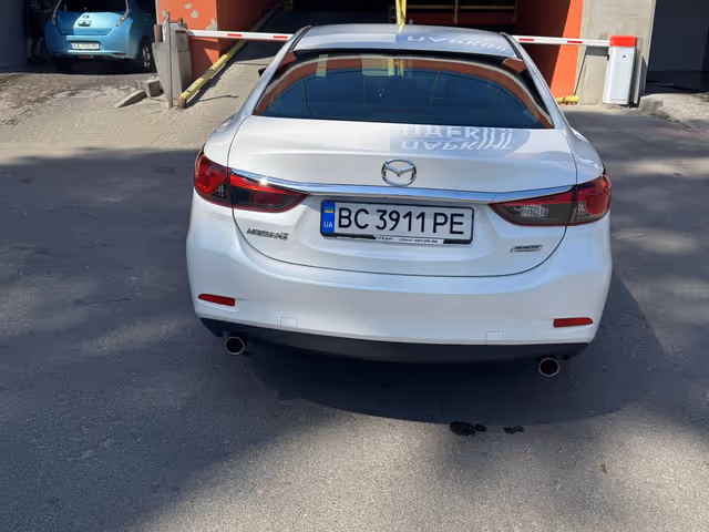 Mazda 6 - фото 3