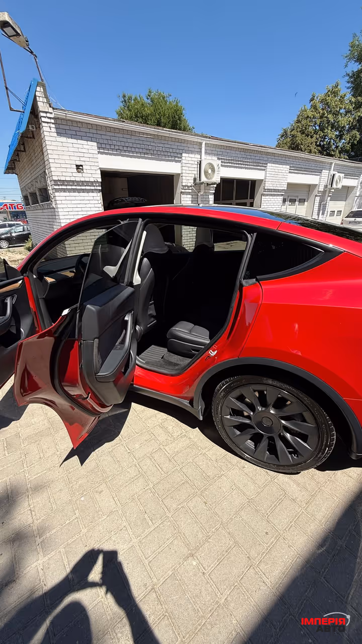 Tesla Model Y - фото 15