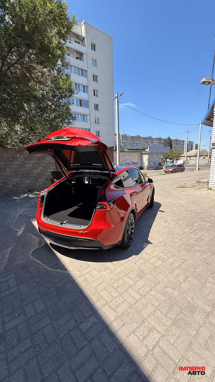Tesla Model Y - фото 13