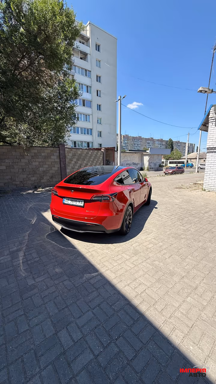 Tesla Model Y - фото 8