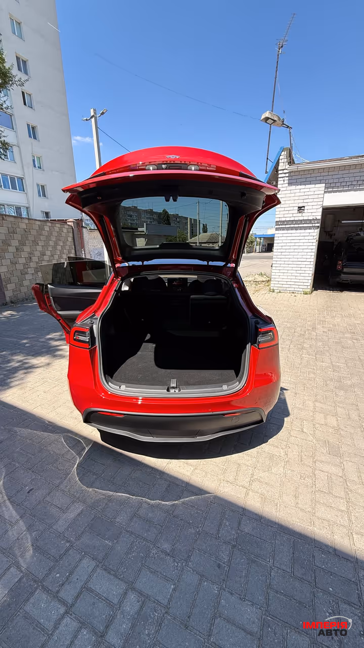 Tesla Model Y - фото 14