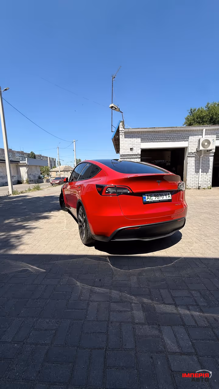 Tesla Model Y - фото 10