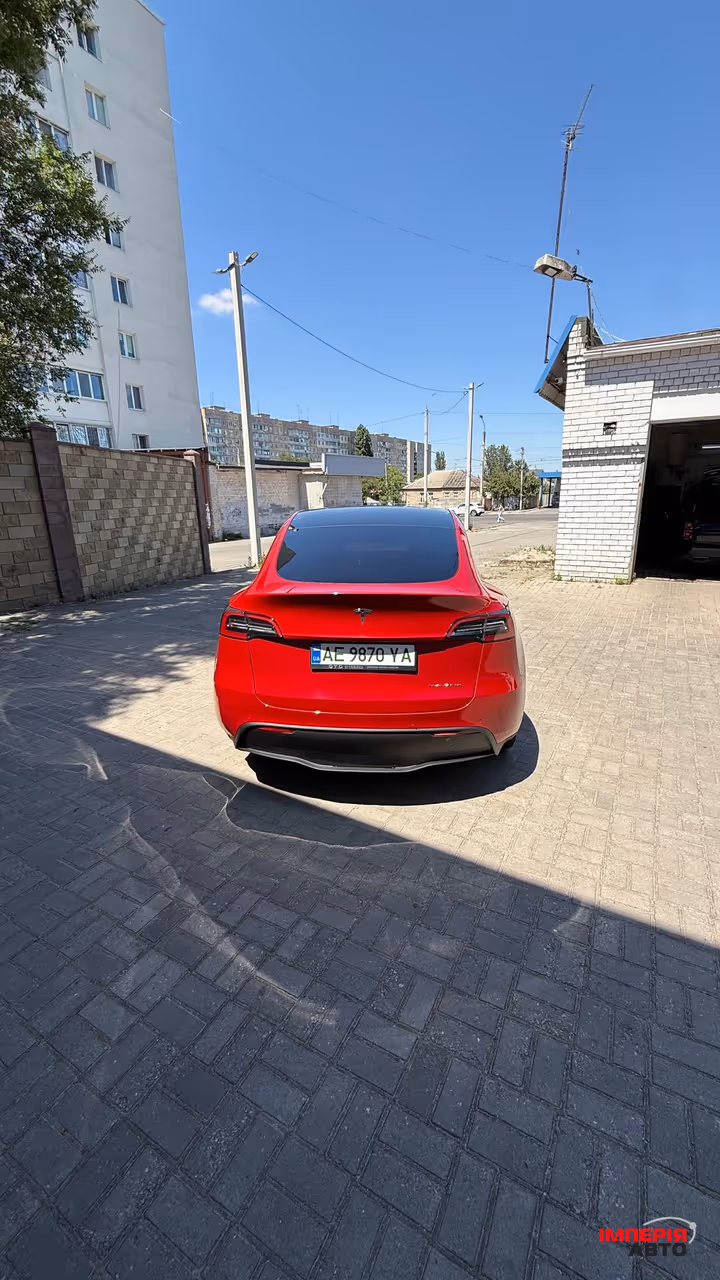 Tesla Model Y - фото 9
