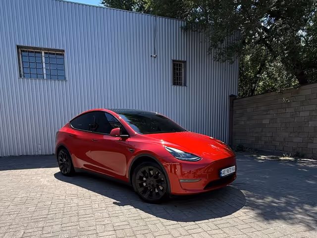 Tesla Model Y - фото 5
