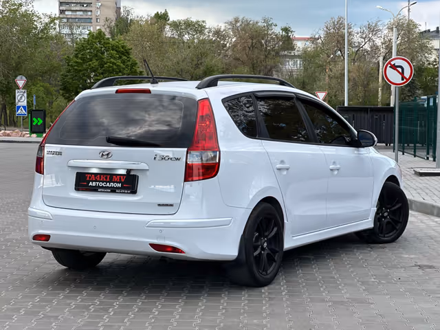 Hyundai i30 - фото 2