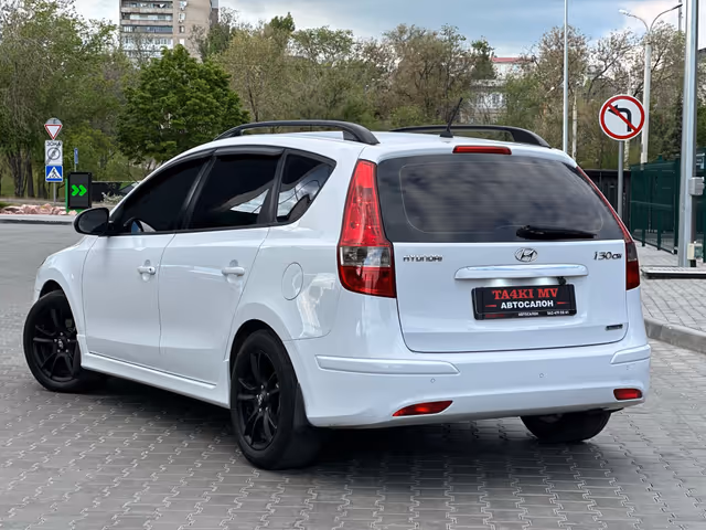 Hyundai i30 - фото 5