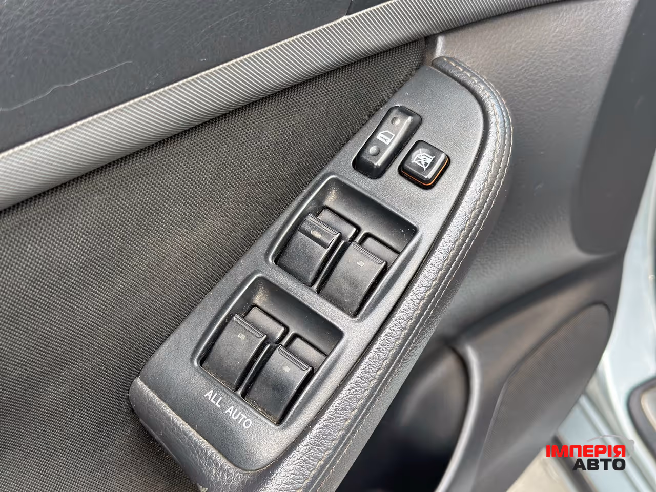 Toyota Avensis - фото 12