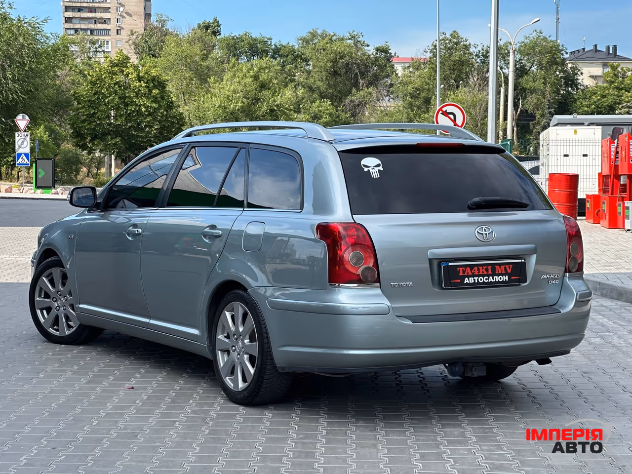 Toyota Avensis - фото 5