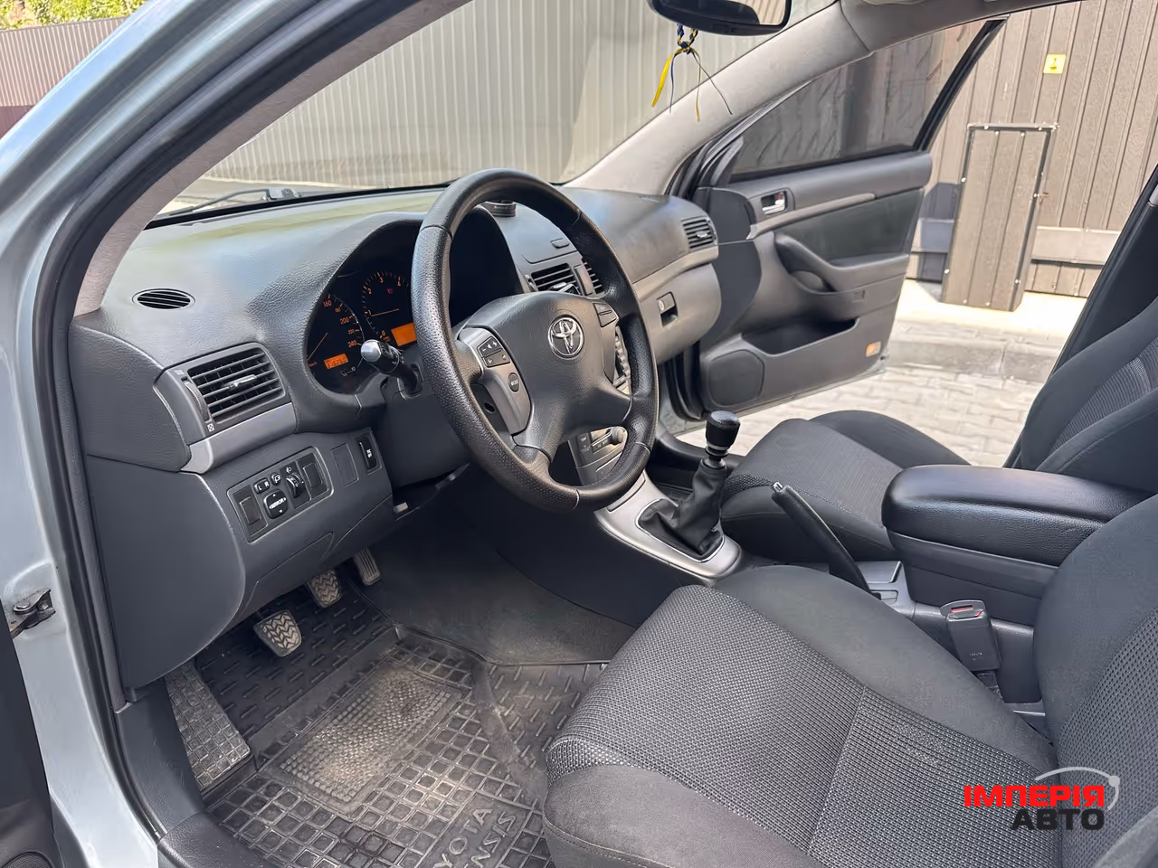 Toyota Avensis - фото 9