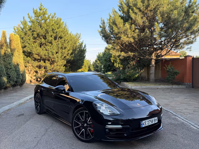 Porsche Panamera - фото 1