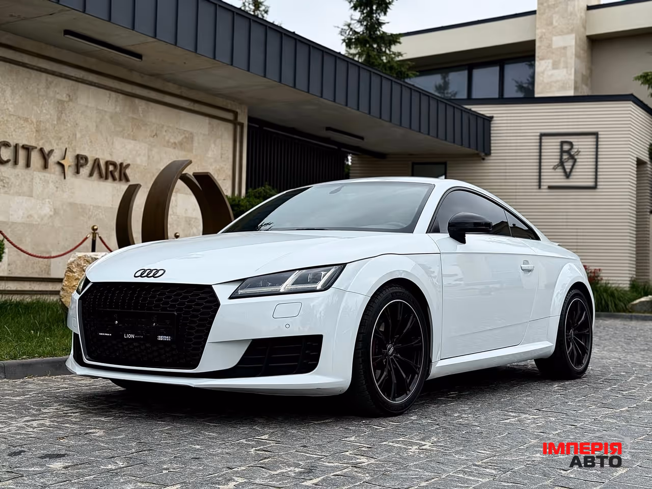 Audi TT - фото 12