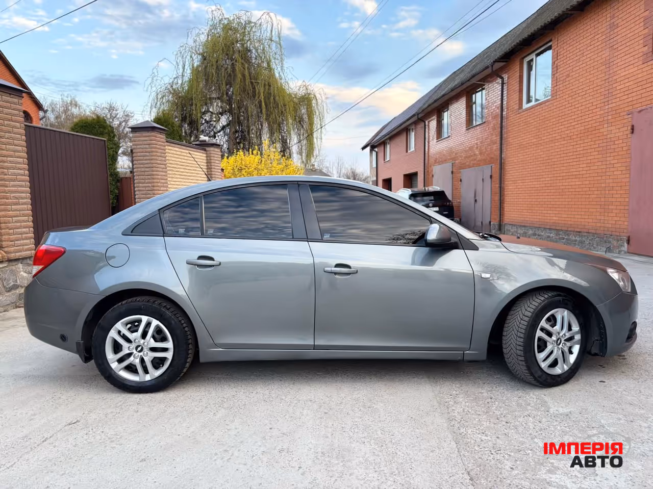 Chevrolet Cruze - фото 3