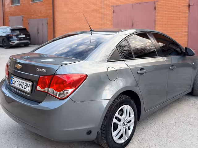 Chevrolet Cruze - фото 4