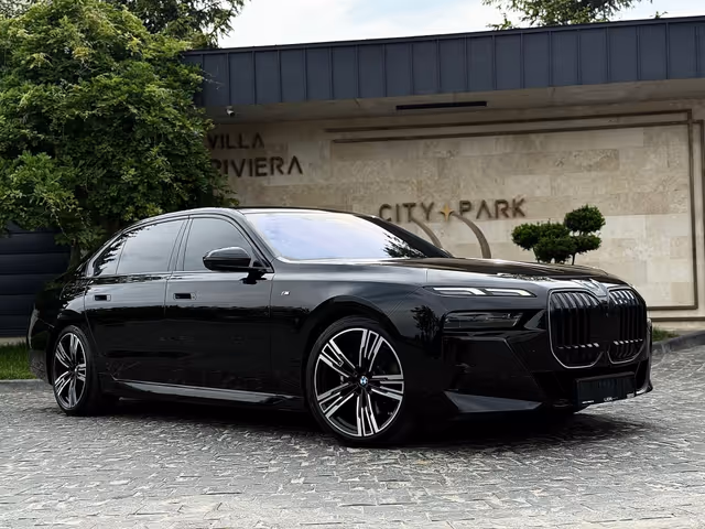 BMW 7 серії - фото 2