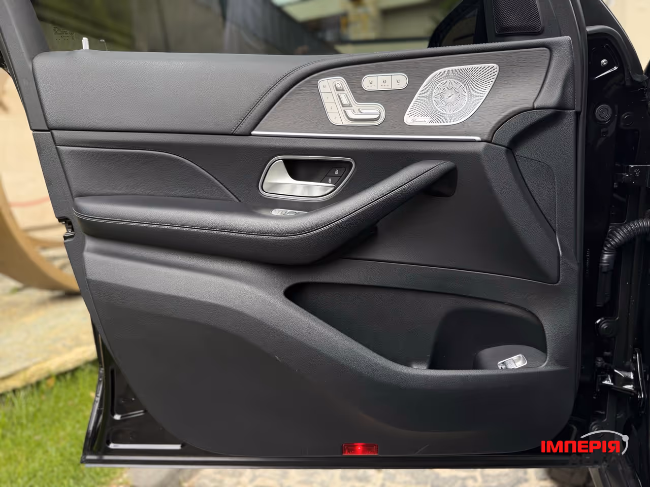 Mercedes-Benz GLS - фото 25
