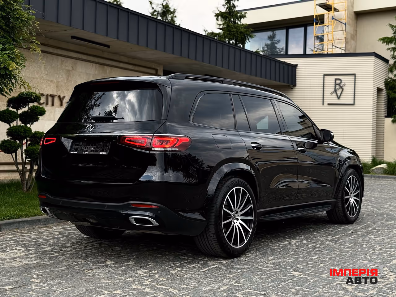 Mercedes-Benz GLS - фото 21