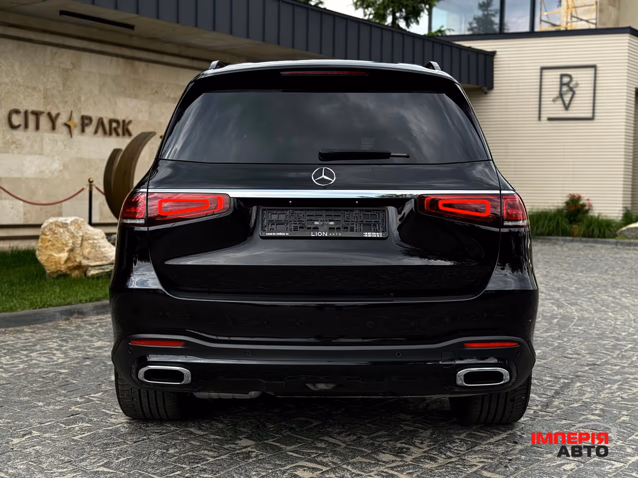 Mercedes-Benz GLS - фото 18
