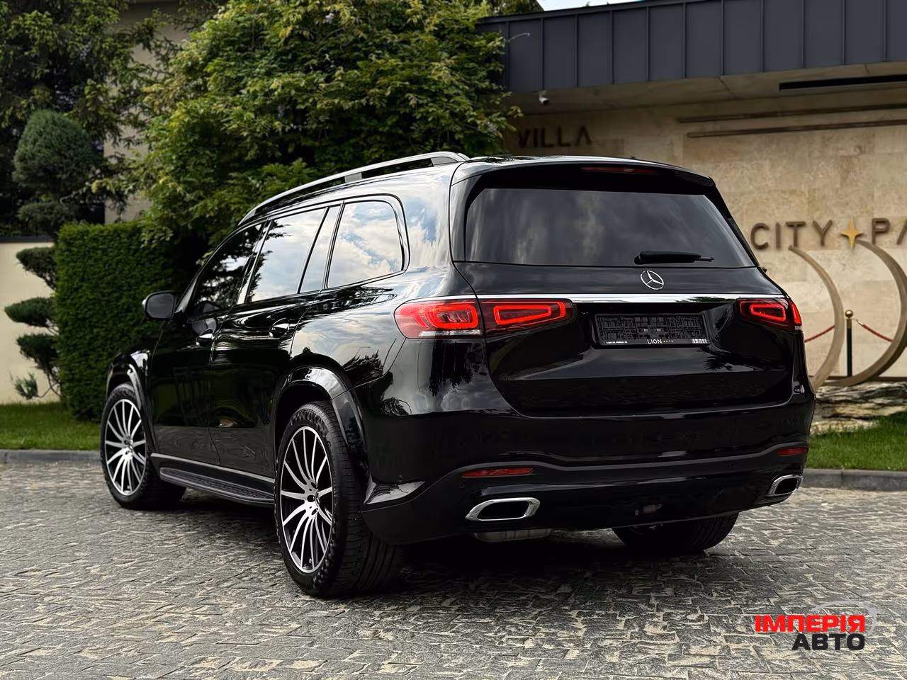 Mercedes-Benz GLS - фото 17