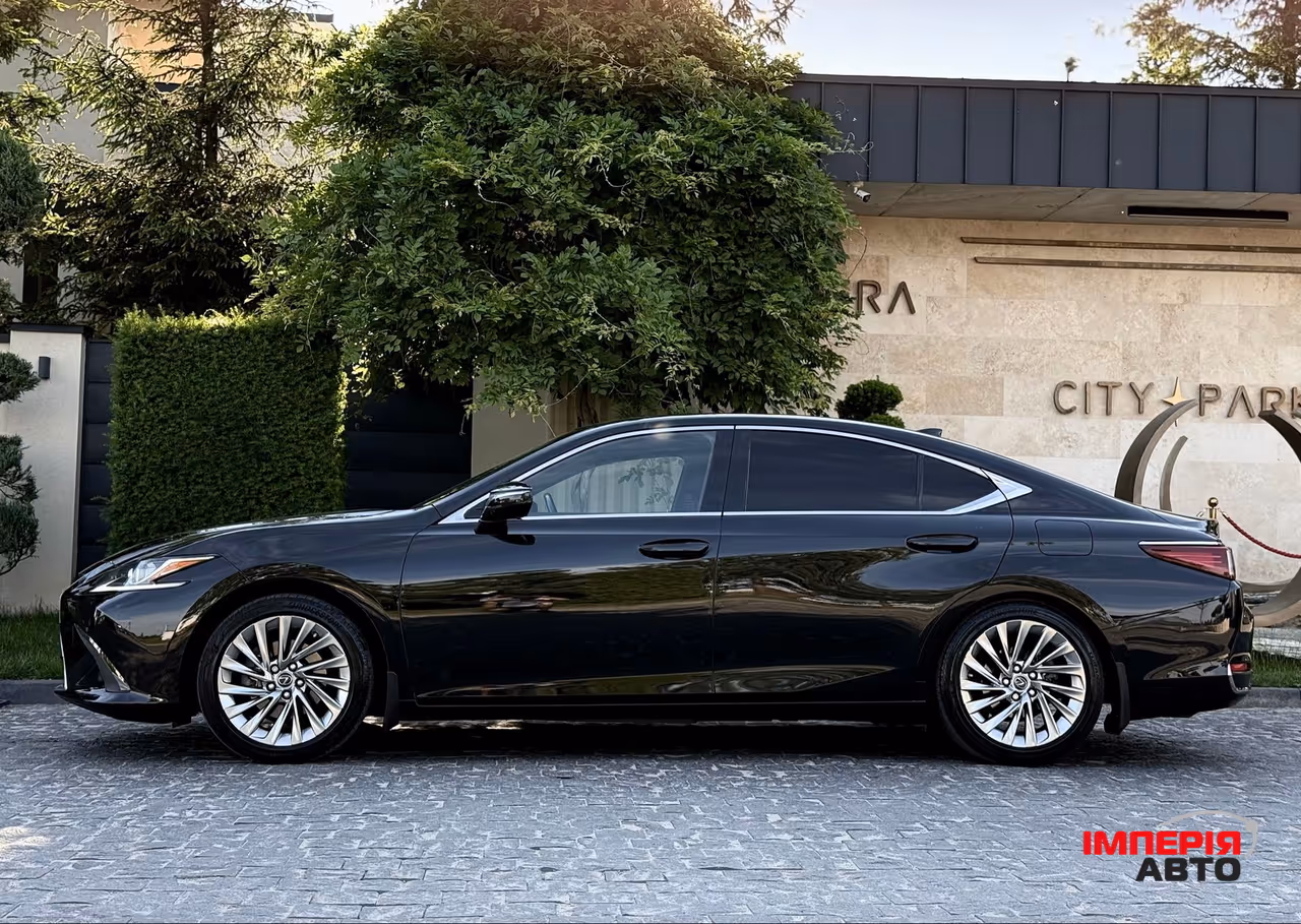 Lexus ES - фото 13