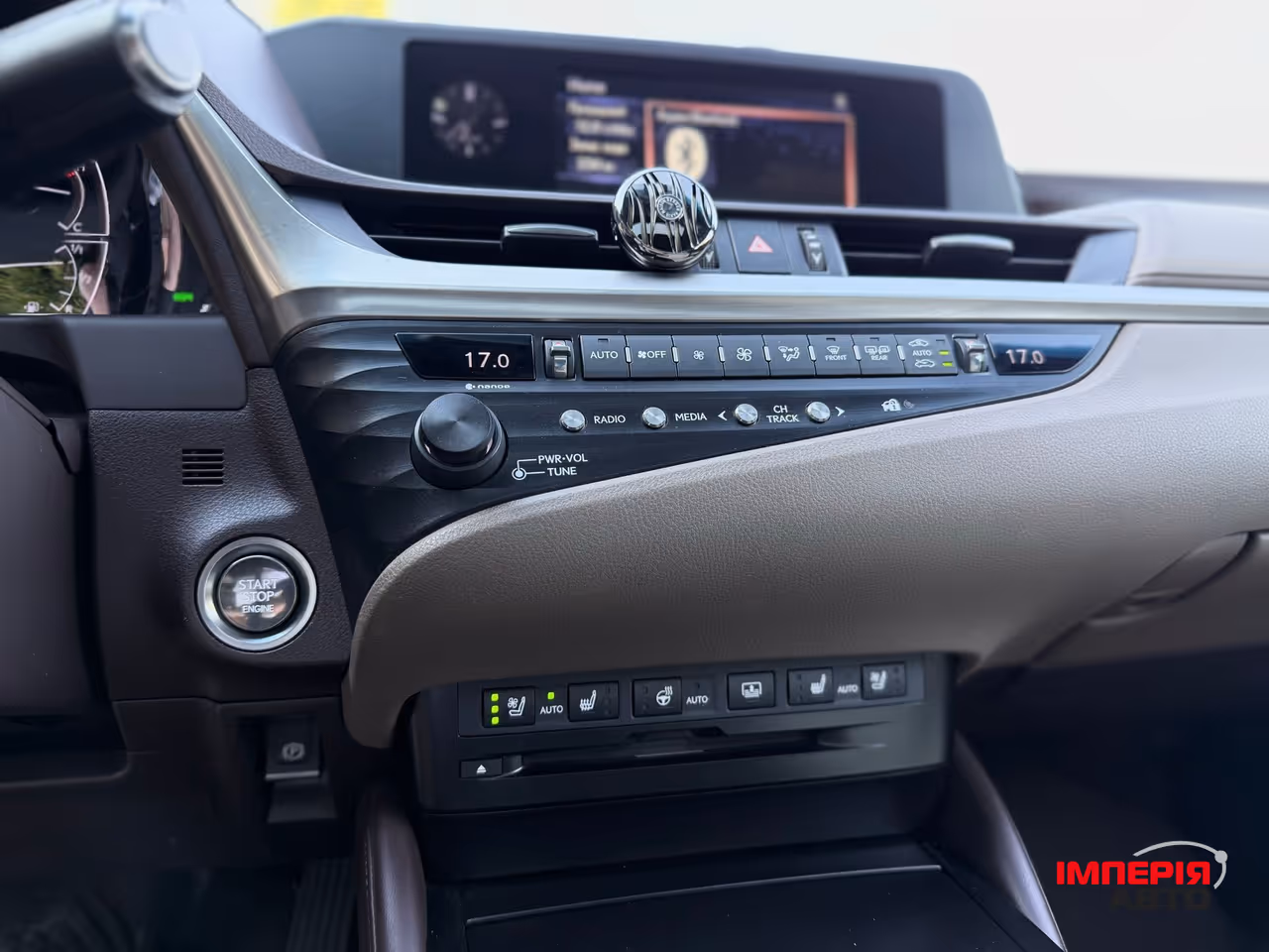 Lexus ES - фото 34