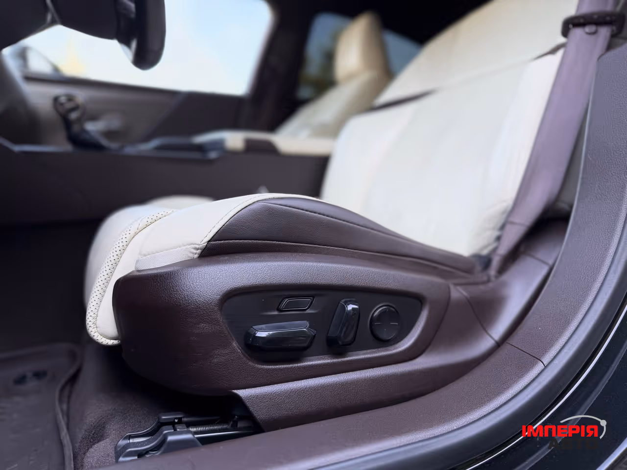 Lexus ES - фото 24