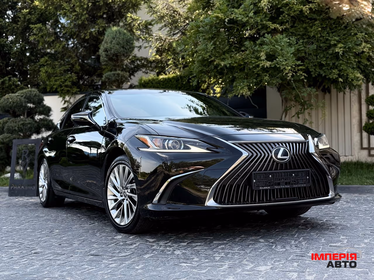 Lexus ES - фото 1