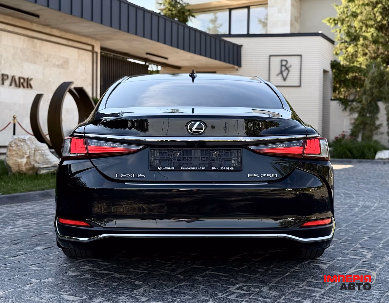 Lexus ES - фото 17
