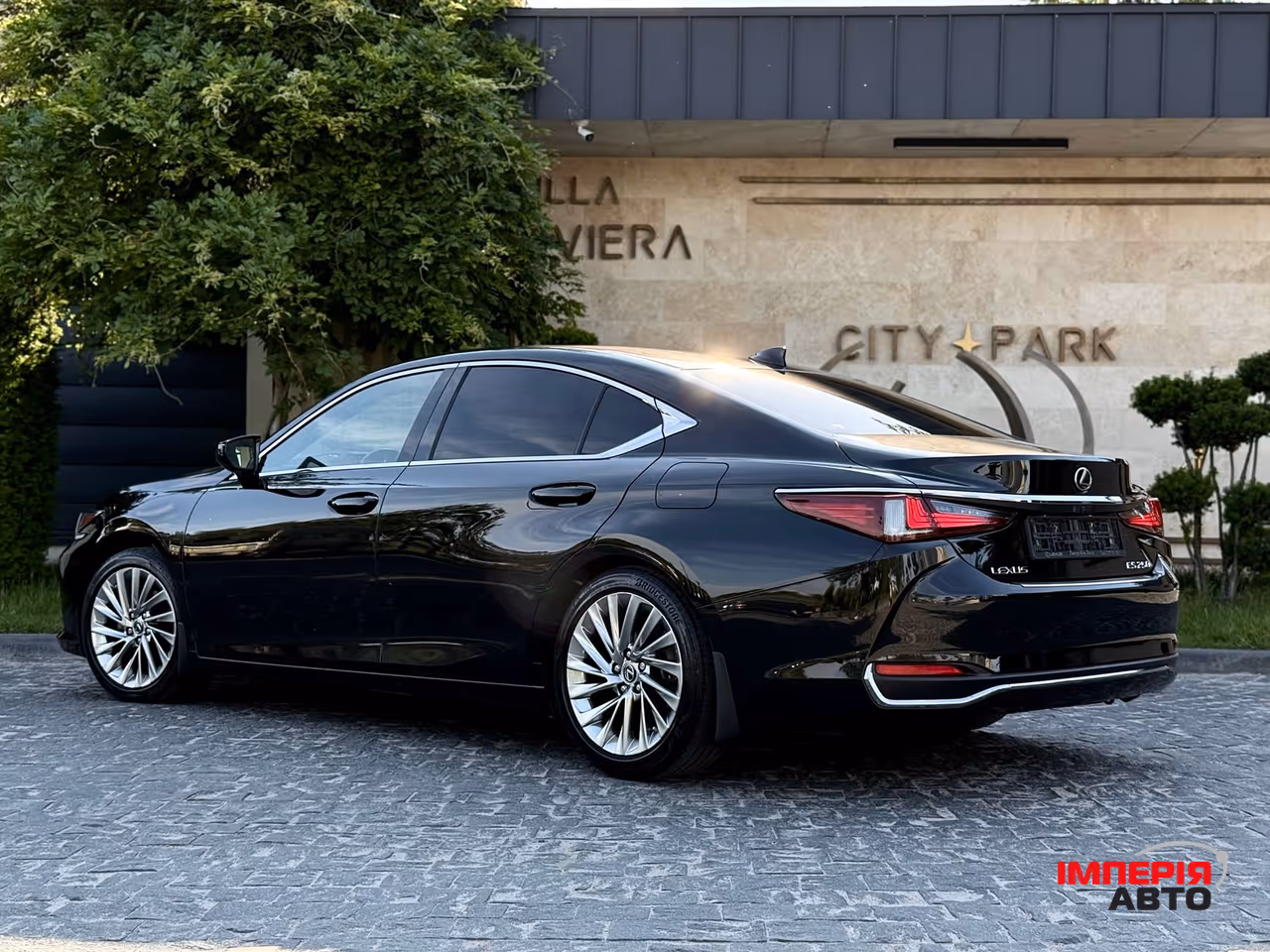 Lexus ES - фото 16