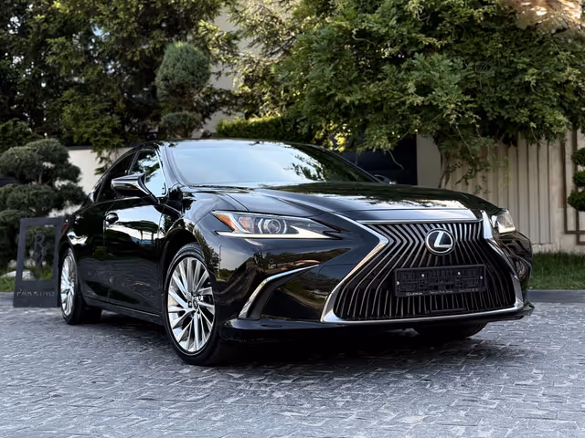 Lexus ES - фото 1