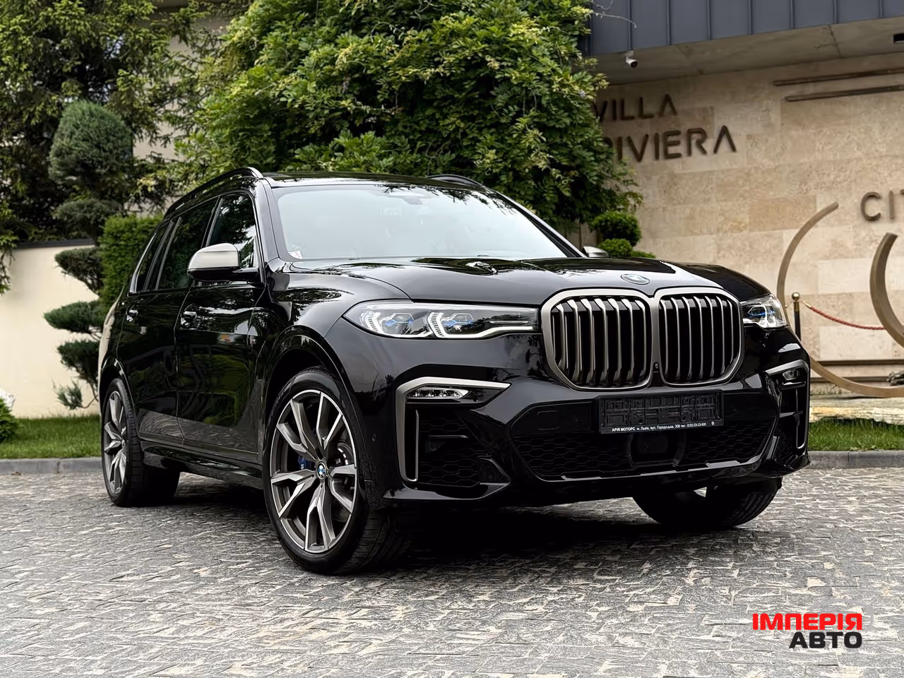 BMW X7 - фото 1