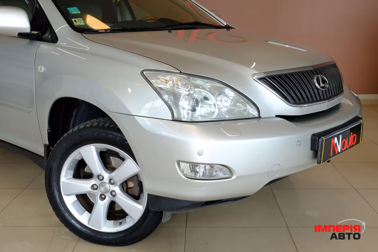 Lexus RX - фото 3