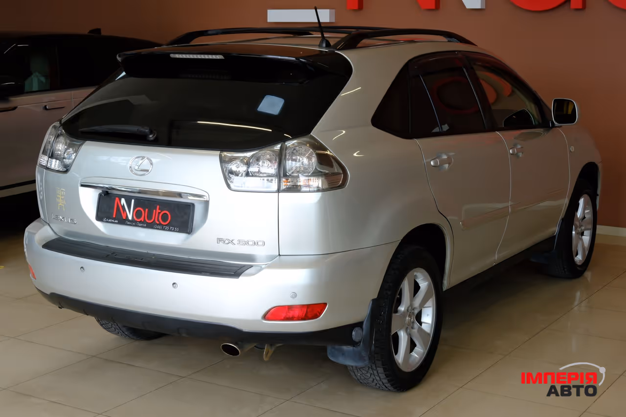 Lexus RX - фото 5