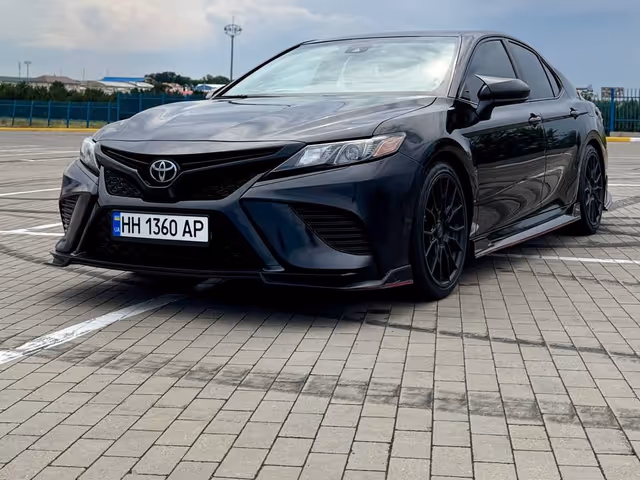 Toyota Camry - фото 2