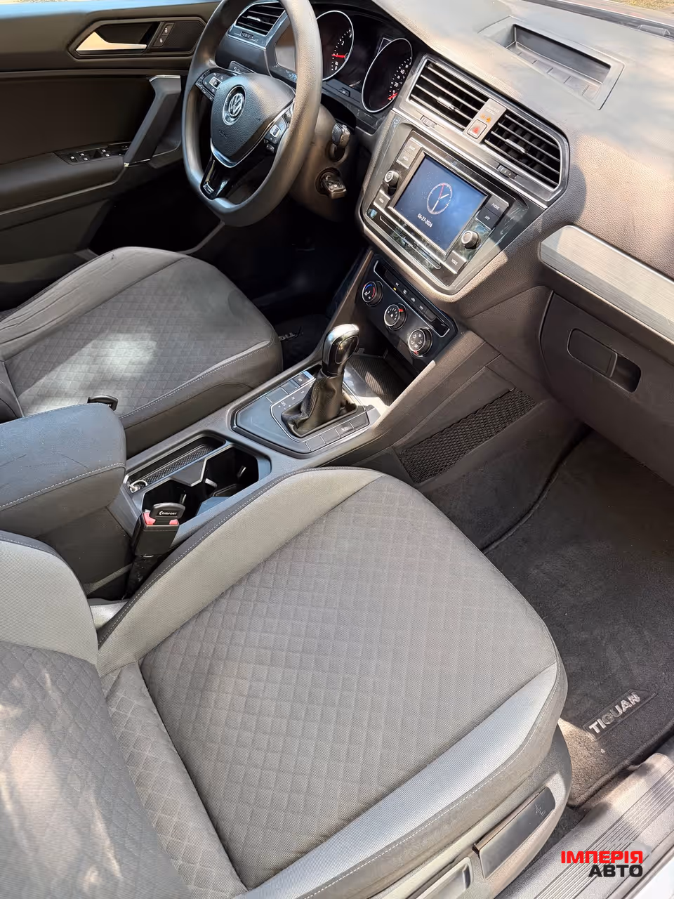 Volkswagen Tiguan R - фото 8