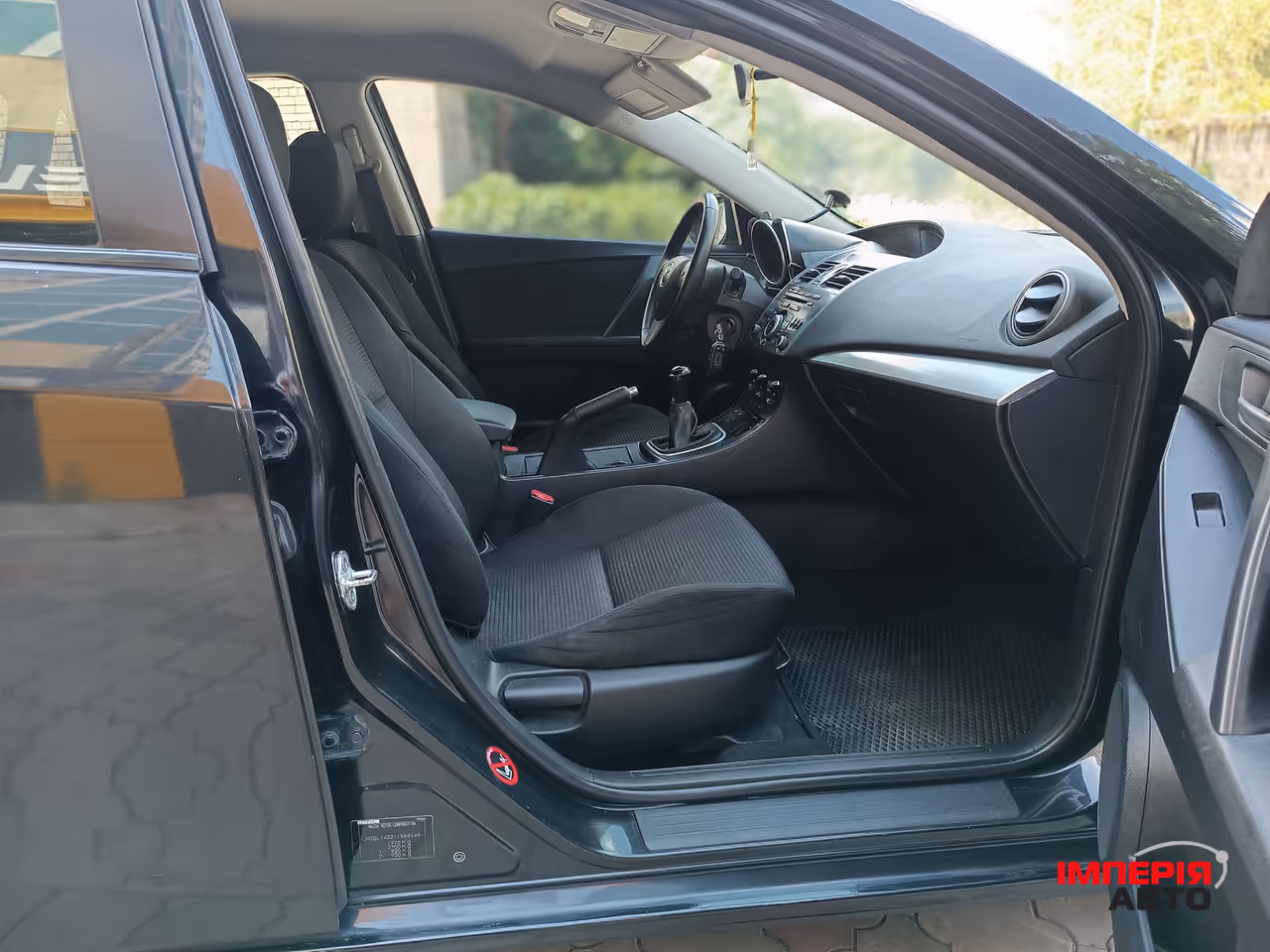 Mazda 3 - фото 13