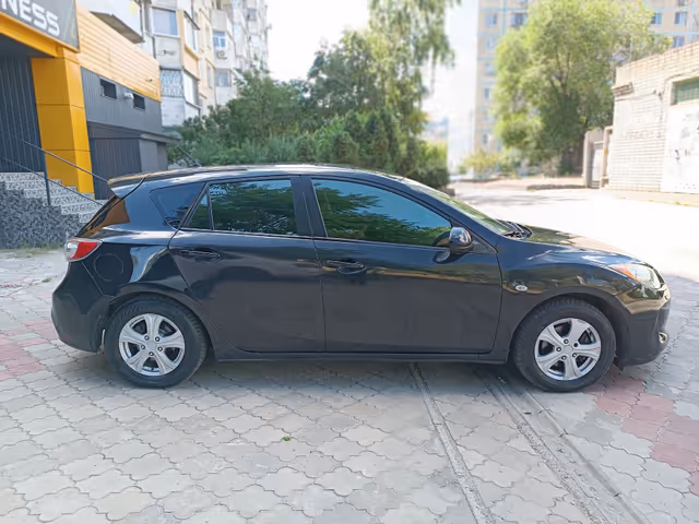 Mazda 3 - фото 3