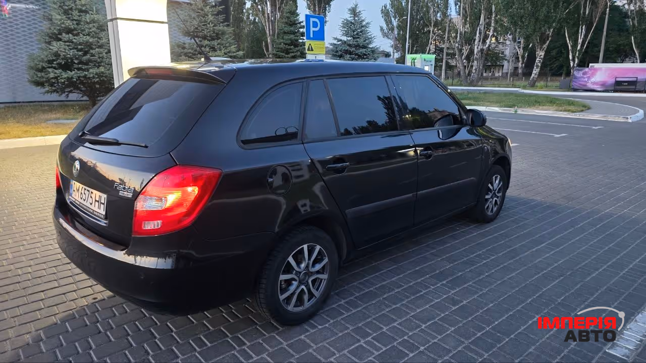 Skoda Fabia - фото 4