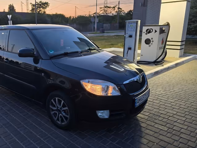 Skoda Fabia - фото 3