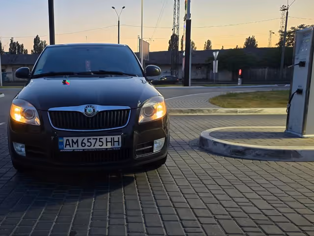 Skoda Fabia - фото 2