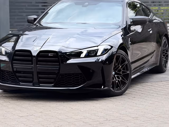 BMW M4 - фото 4